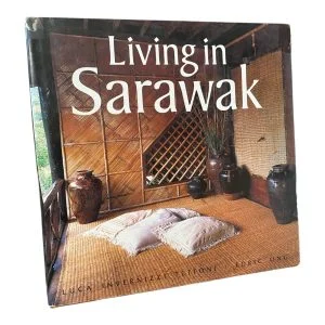 Living in Sarawak (English and Spanish Edition)